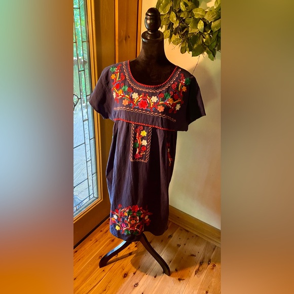 YZXDORWJ Dresses & Skirts - 💥Mexican Embroidered Dress💥